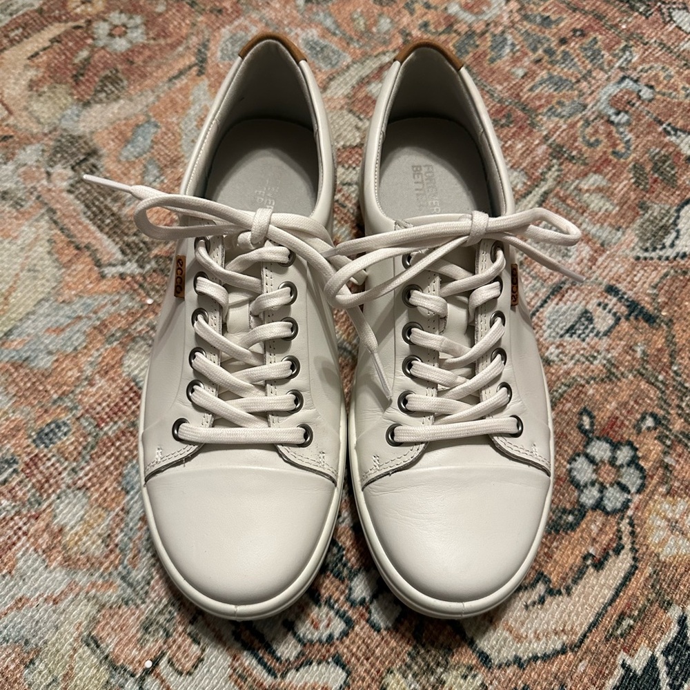 Never worn NWOT Ecco White Sneakers